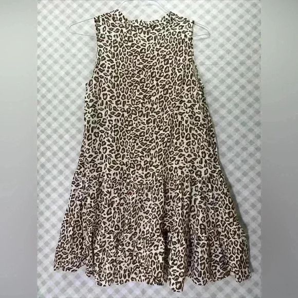 Nine West Blouse Women M Large Leopard Print V-Neck Sleeveless Ruffle Bottom - Picture 2 of 6